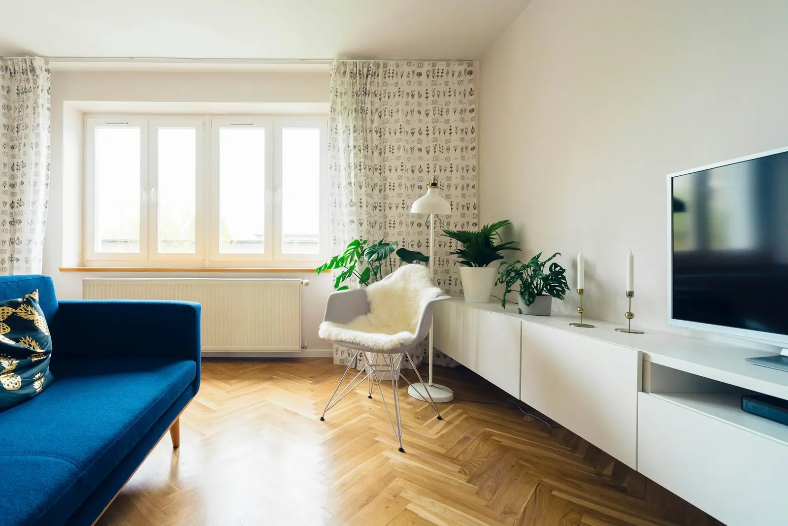 Helle, sauber gereinigte Wohnung mit Tageslicht